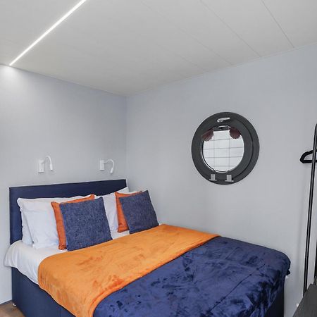 Unique Water Lodge In London - Sleeps 6 Eksteriør bilde