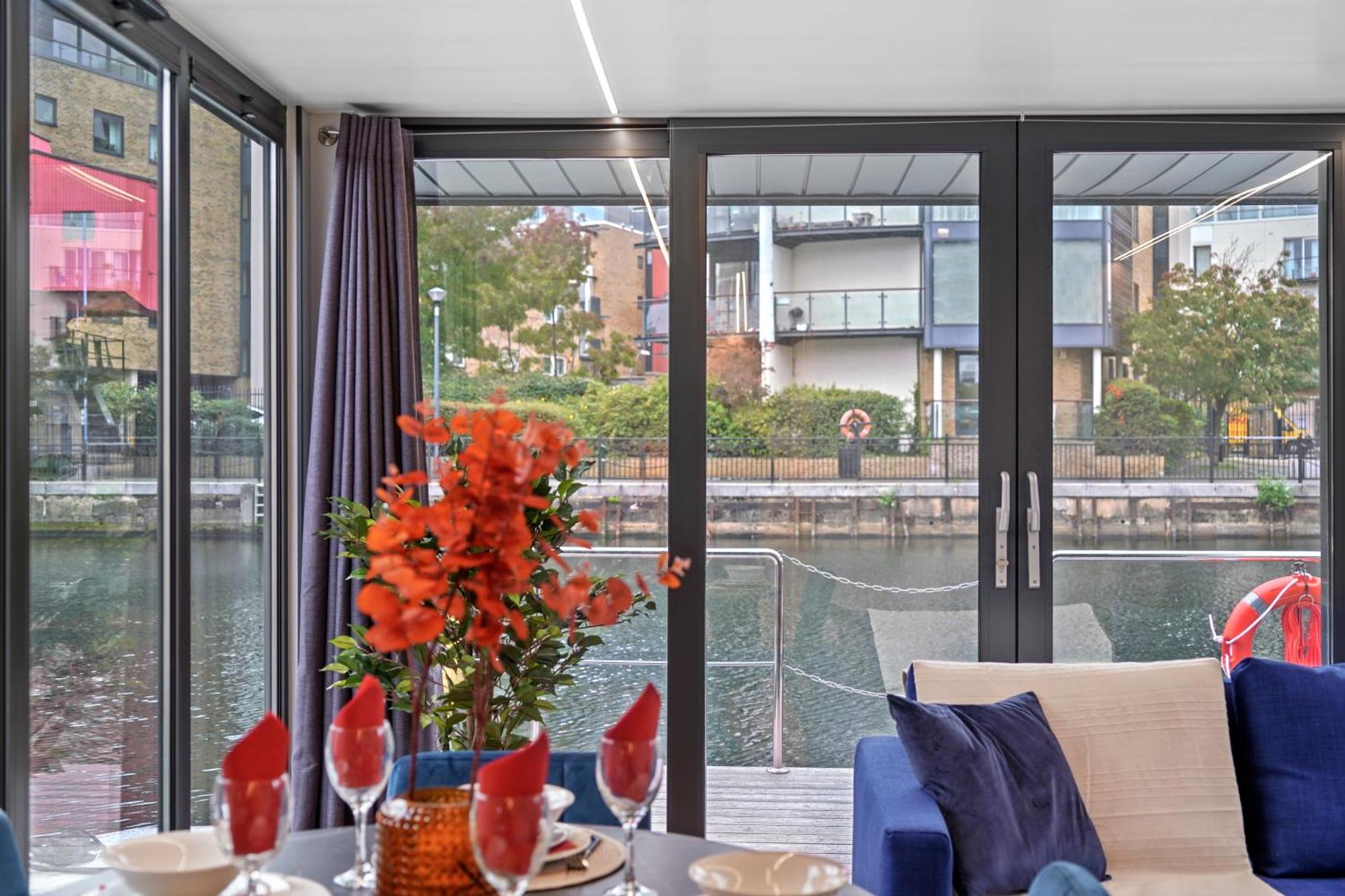 Unique Water Lodge In London - Sleeps 6 Eksteriør bilde