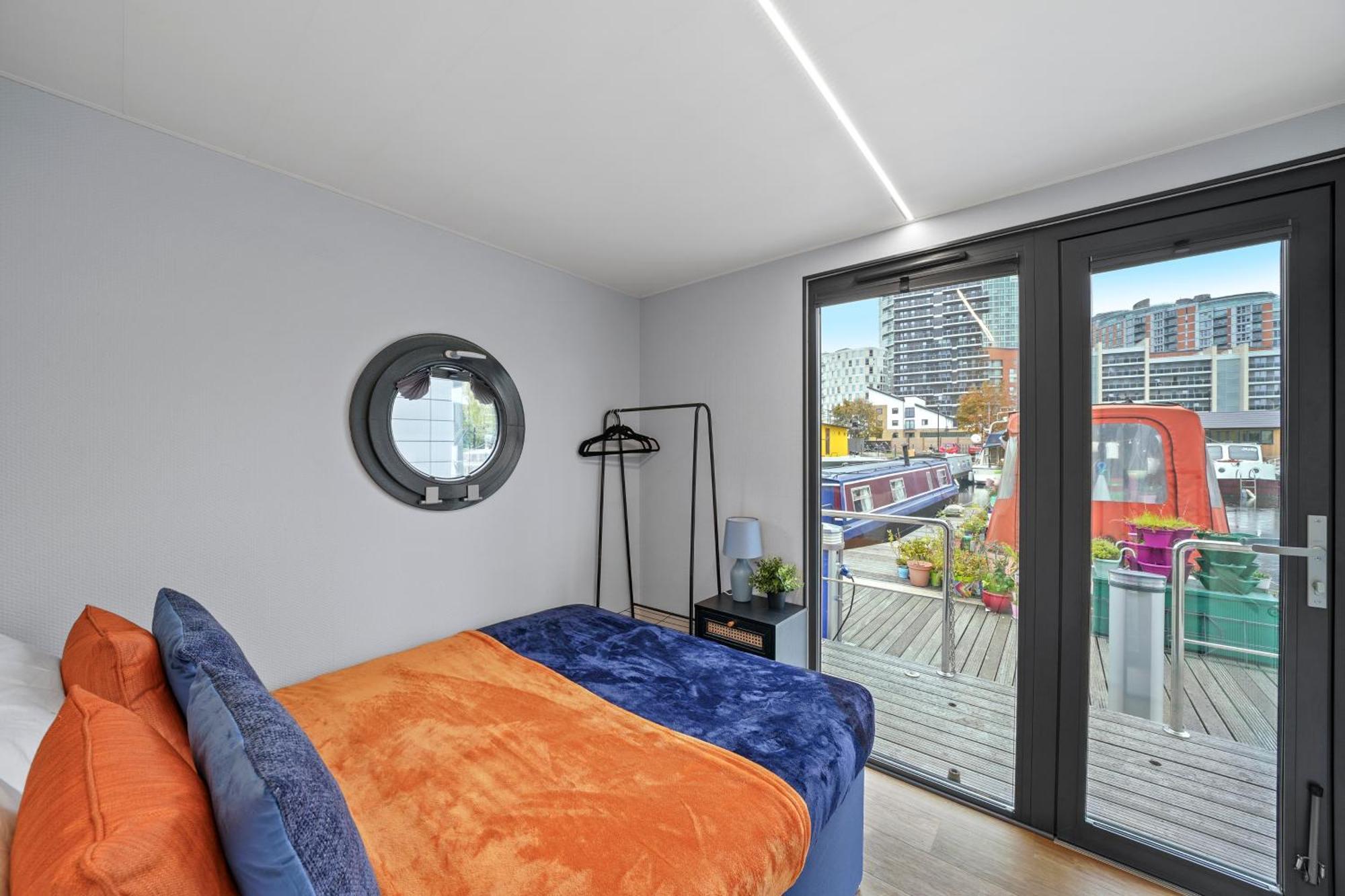 Unique Water Lodge In London - Sleeps 6 Eksteriør bilde