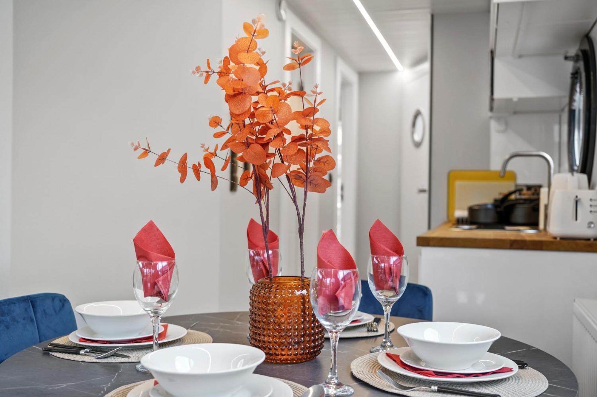 Unique Water Lodge In London - Sleeps 6 Eksteriør bilde