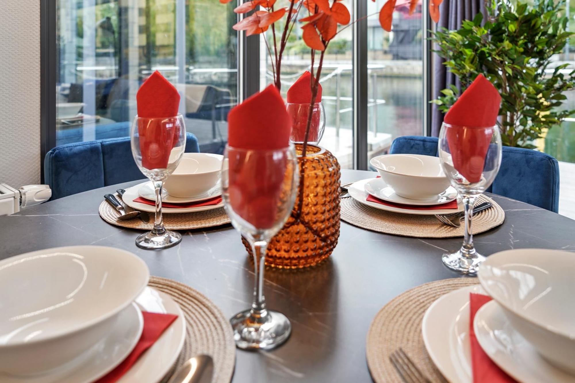 Unique Water Lodge In London - Sleeps 6 Eksteriør bilde